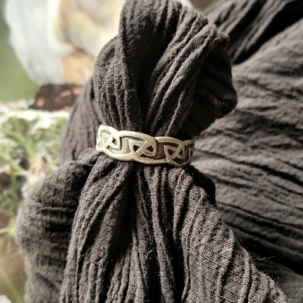 Sterling Silver Celtic Knot Band Ring - 8